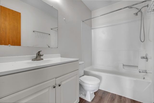 7438 Whitcomb Street, Merrillville, IN 46410