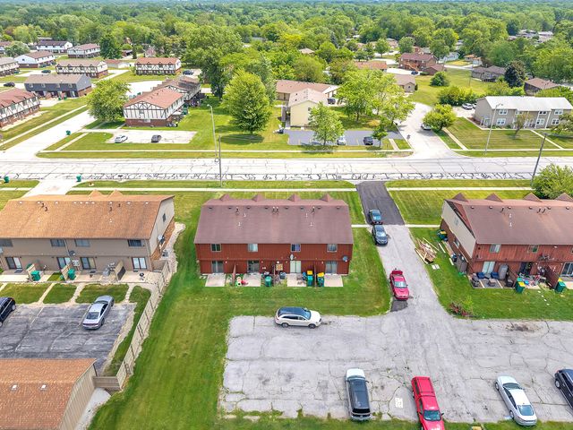 7438 Whitcomb Street, Merrillville, IN 46410