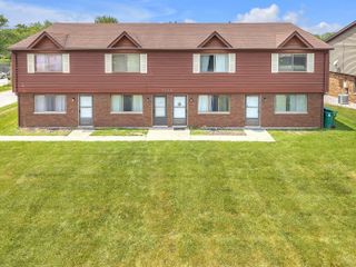 7438 Whitcomb Street, Merrillville, IN 46410