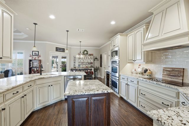 2219 Nottaway Drive, Cleburne, TX 76033