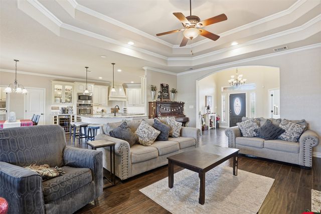 2219 Nottaway Drive, Cleburne, TX 76033