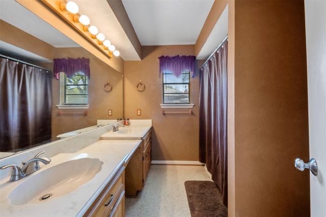 17831 Oak Cluster Court, Cypress, TX 77429