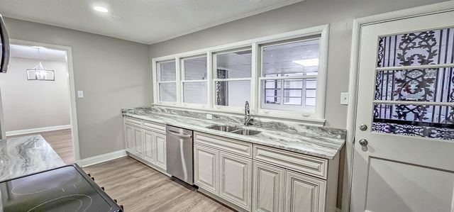 1010 BLUEBIRD RD, Memphis, TN 38116