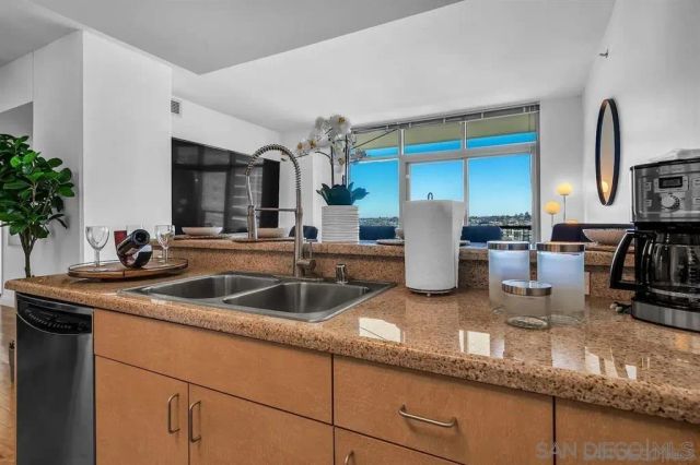 425 W Beech St 1556, San Diego, CA 92101