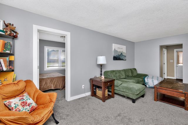 2734 Merle Hay Road, Des Moines, IA 50310