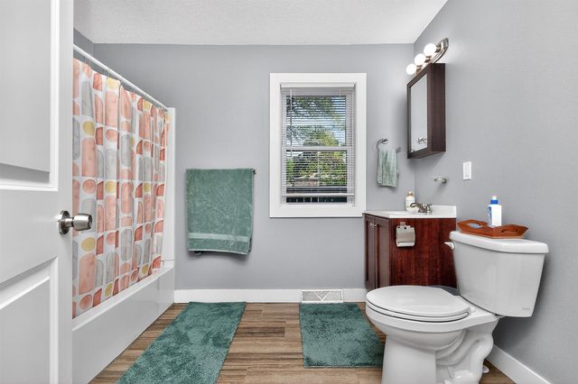 2734 Merle Hay Road, Des Moines, IA 50310