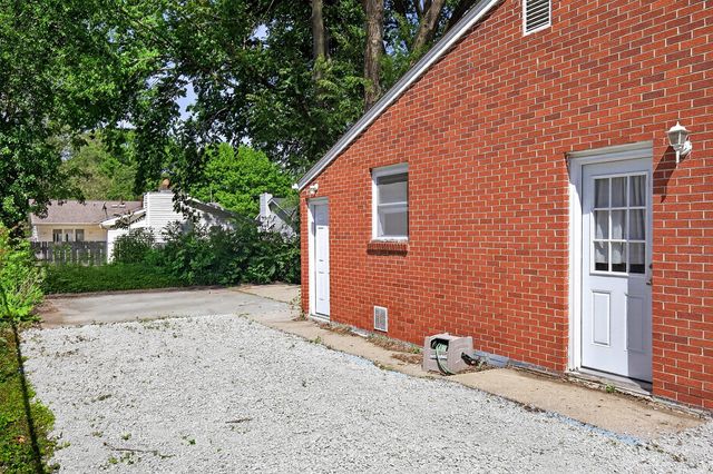 2734 Merle Hay Road, Des Moines, IA 50310