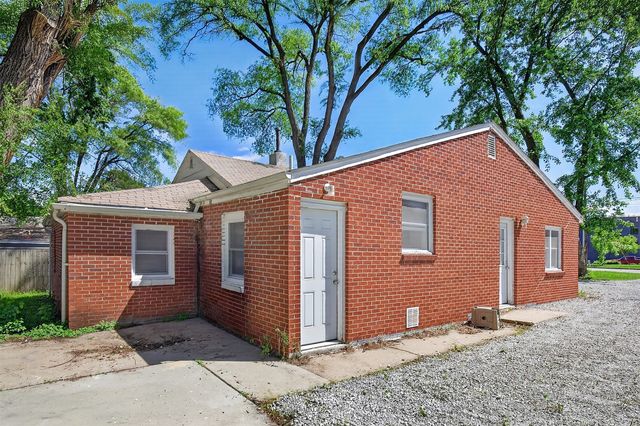 2734 Merle Hay Road, Des Moines, IA 50310