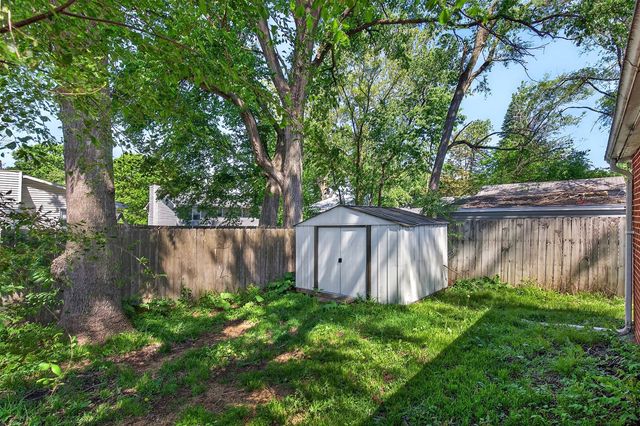 2734 Merle Hay Road, Des Moines, IA 50310