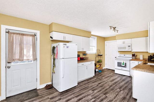 2734 Merle Hay Road, Des Moines, IA 50310