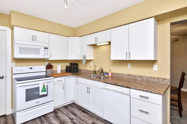 2734 Merle Hay Road, Des Moines, IA 50310