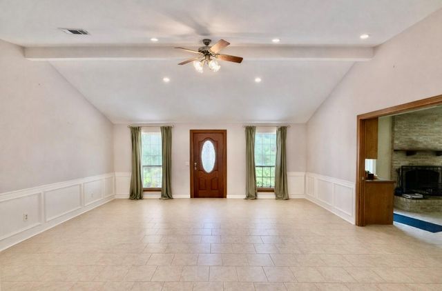 20420 Plaza Circle, Crosby, TX 77532