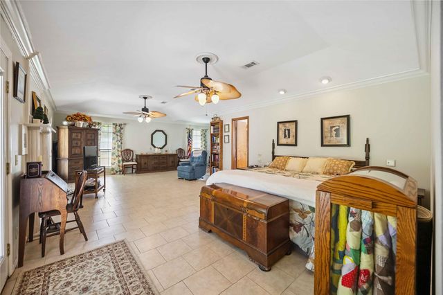 20420 Plaza Circle, Crosby, TX 77532