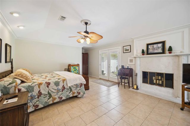 20420 Plaza Circle, Crosby, TX 77532