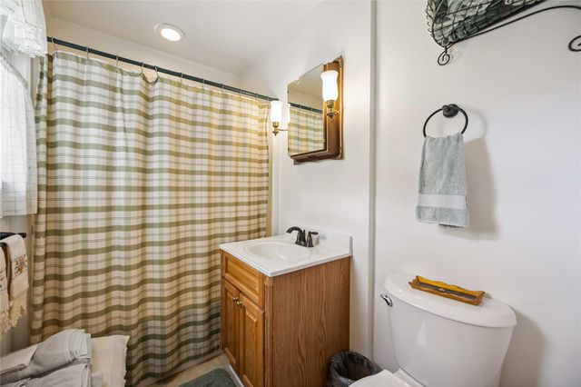 20420 Plaza Circle, Crosby, TX 77532