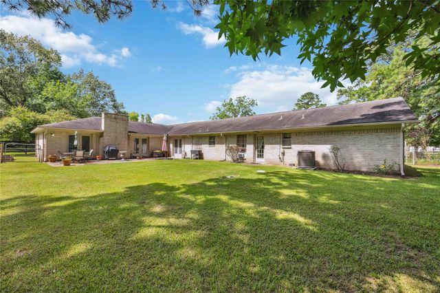 20420 Plaza Circle, Crosby, TX 77532