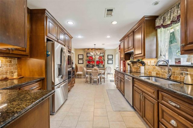 20420 Plaza Circle, Crosby, TX 77532