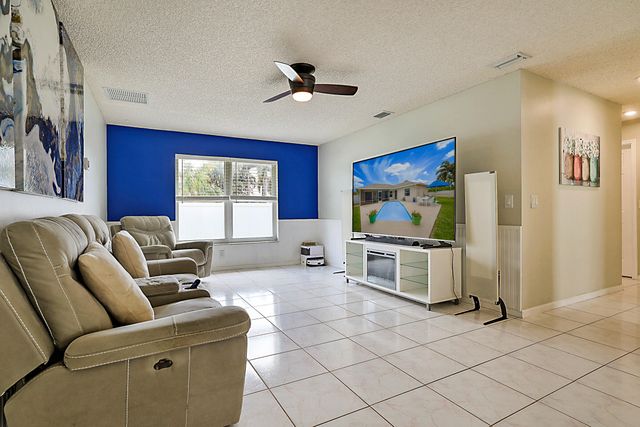 7597 N Nemec Dr Drive N, Lake Clarke Shores, FL 33406