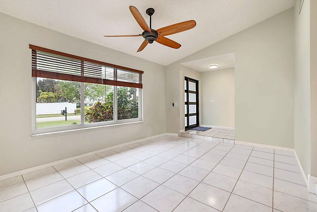 7597 N Nemec Dr Drive N, Lake Clarke Shores, FL 33406