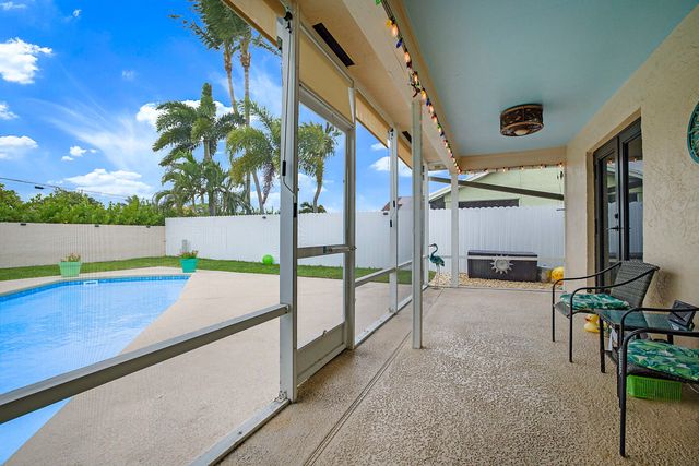 7597 N Nemec Dr Drive N, Lake Clarke Shores, FL 33406