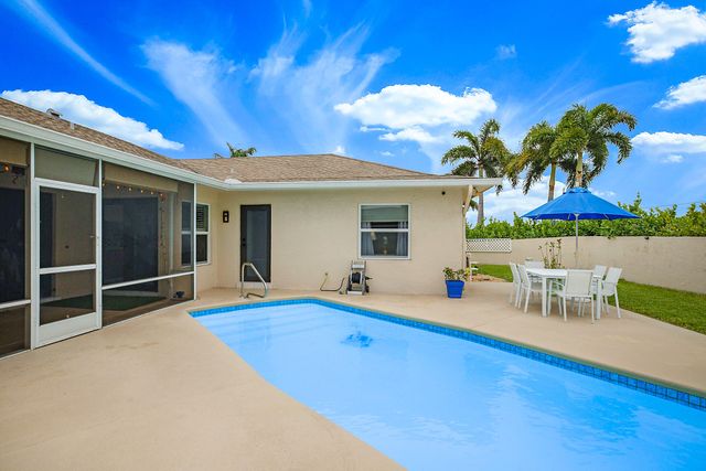 7597 N Nemec Dr Drive N, Lake Clarke Shores, FL 33406