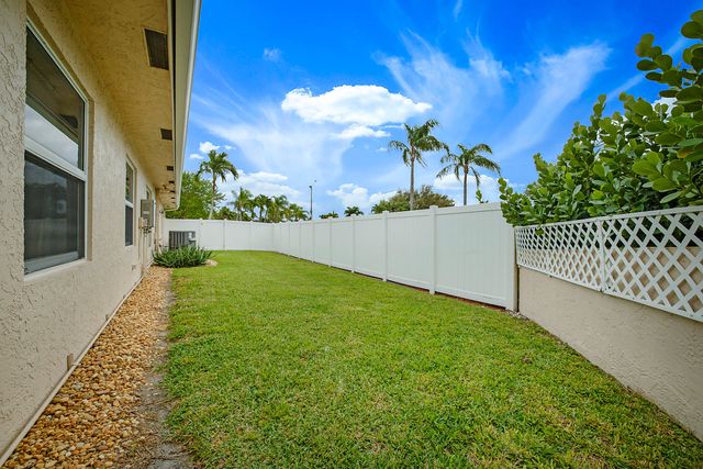 7597 N Nemec Dr Drive N, Lake Clarke Shores, FL 33406