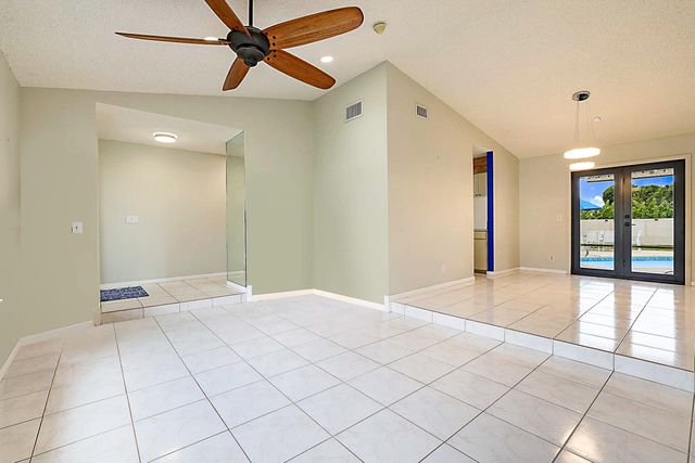 7597 N Nemec Dr Drive N, Lake Clarke Shores, FL 33406