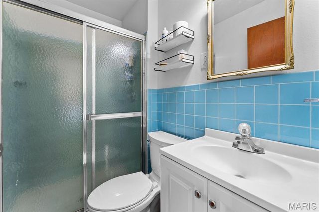 2738 Westminster Drive, Florissant, MO 63033