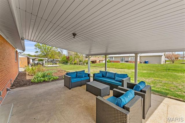 2738 Westminster Drive, Florissant, MO 63033