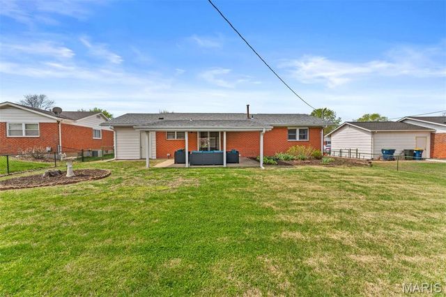 2738 Westminster Drive, Florissant, MO 63033