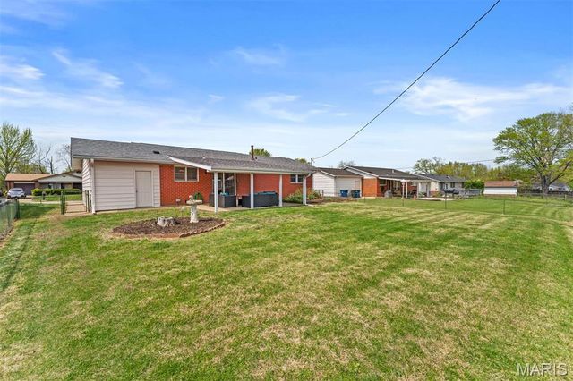 2738 Westminster Drive, Florissant, MO 63033