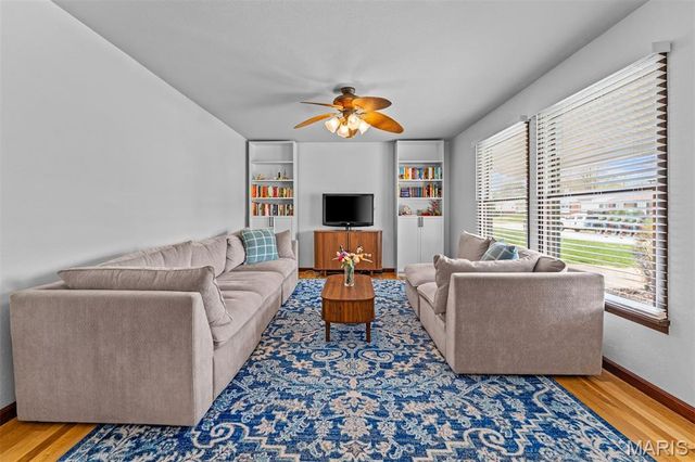2738 Westminster Drive, Florissant, MO 63033