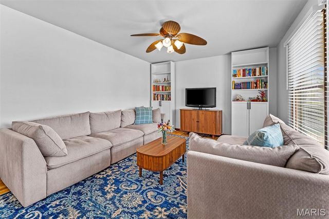 2738 Westminster Drive, Florissant, MO 63033
