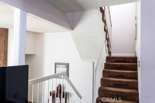 18425 Saticoy Street 1, Reseda (los Angeles), CA 91335