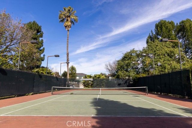 18425 Saticoy Street 1, Reseda (los Angeles), CA 91335