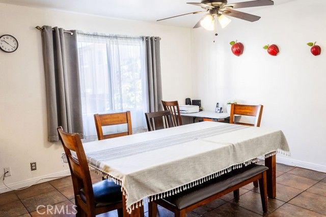 18425 Saticoy Street 1, Reseda (los Angeles), CA 91335