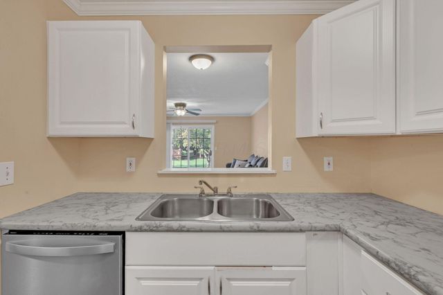 7264 Kirkdale Drive, 28B, Blacklick, OH 43004