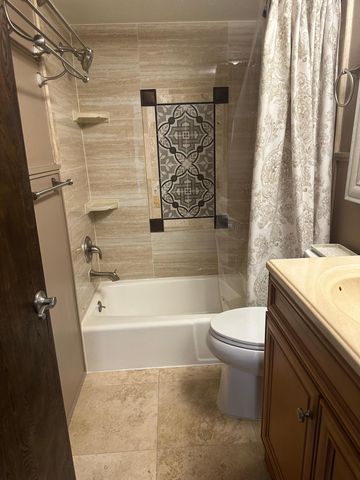 909 11th Avenue S 8, Hopkins, MN 55343