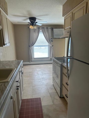 909 11th Avenue S 8, Hopkins, MN 55343