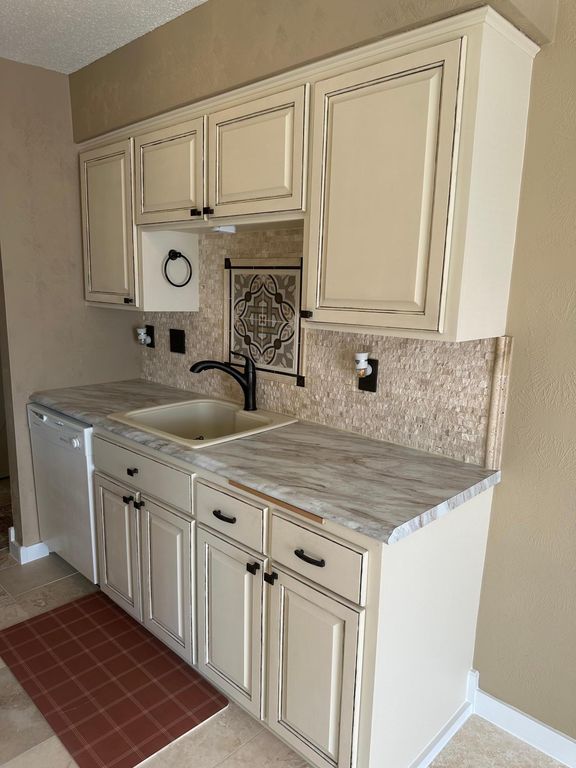 909 11th Avenue S 8, Hopkins, MN 55343 — photo 2