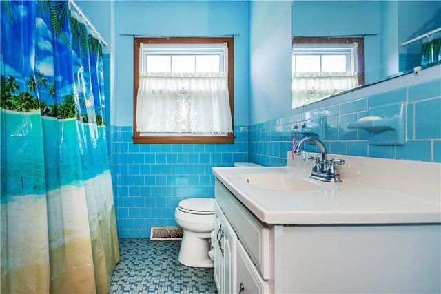 74 Brookhaven Drive, East Providence, RI 02914