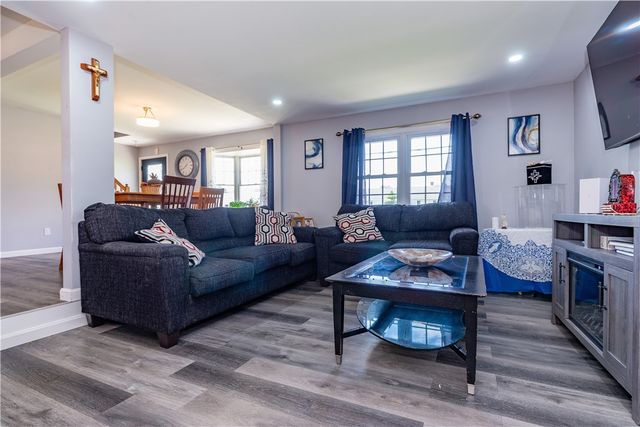 74 Brookhaven Drive, East Providence, RI 02914