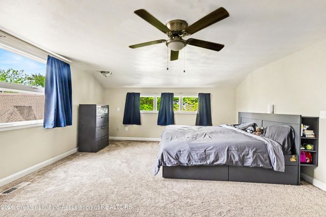 7124 E Clinton Trail, Eaton Rapids, MI 48827