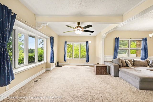 7124 E Clinton Trail, Eaton Rapids, MI 48827