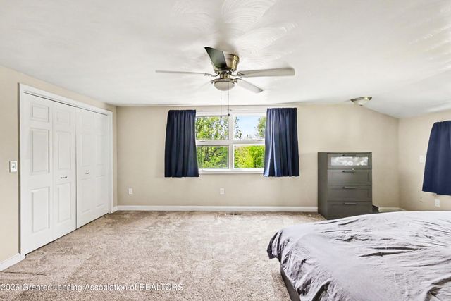 7124 E Clinton Trail, Eaton Rapids, MI 48827