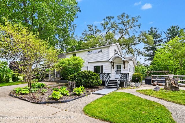 7124 E Clinton Trail, Eaton Rapids, MI 48827