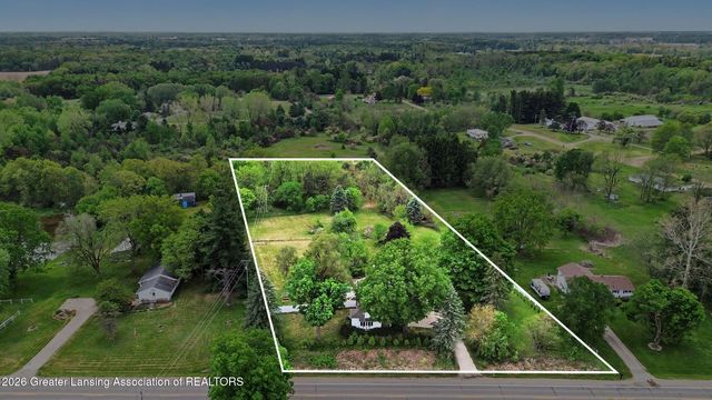 7124 E Clinton Trail, Eaton Rapids, MI 48827