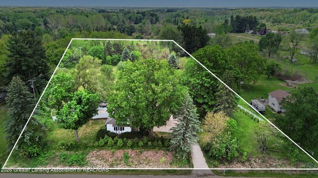 7124 E Clinton Trail, Eaton Rapids, MI 48827