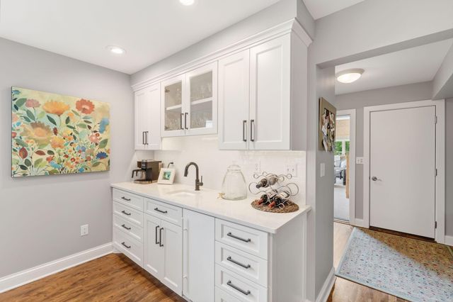 1555 Smith Avenue S, West Saint Paul, MN 55118