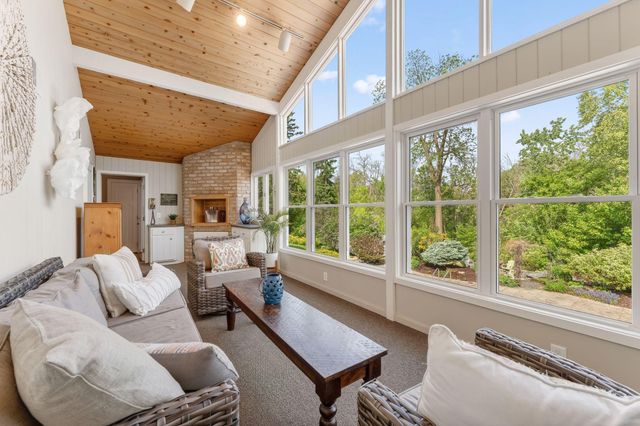 1555 Smith Avenue S, West Saint Paul, MN 55118
